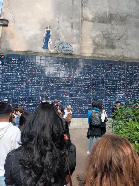 Paris: Montmartre Small Group Guided Walking Tour - Place du Tertre: the artists square with real context