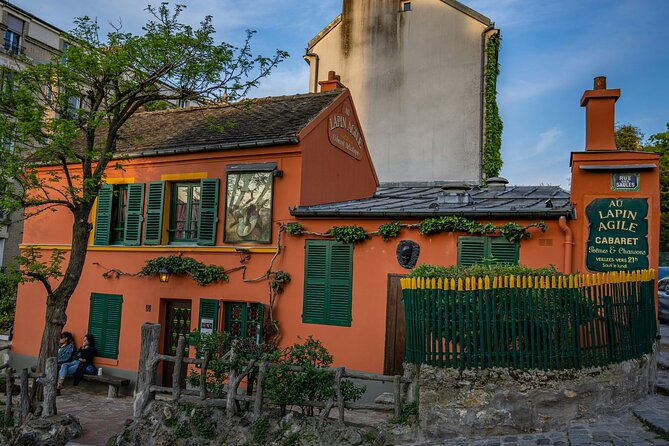 Paris - Montmartre Small Group Walking Tour with a True Local - Le Bateau-Lavoir and the early-1900s artist scene