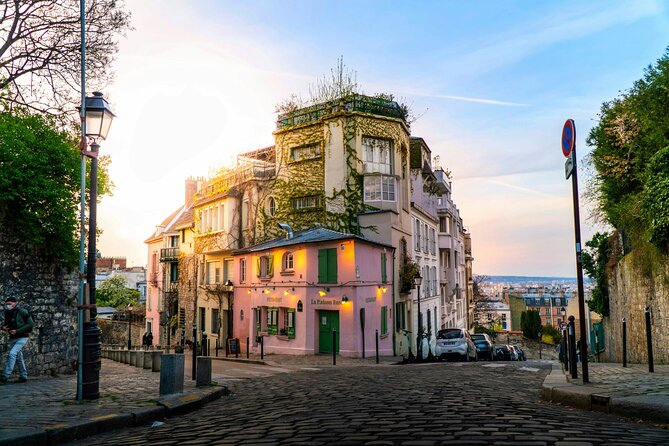 Paris - Montmartre Small Group Walking Tour with a True Local - Au Lapin Agile and Sacré-Cœur views: cabaret history meets Paris panorama