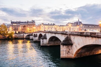 Paris & Montmartre: Sublime private half-day tour - Paris by Minivan: The “40 Sites” Approach Without the Chaos