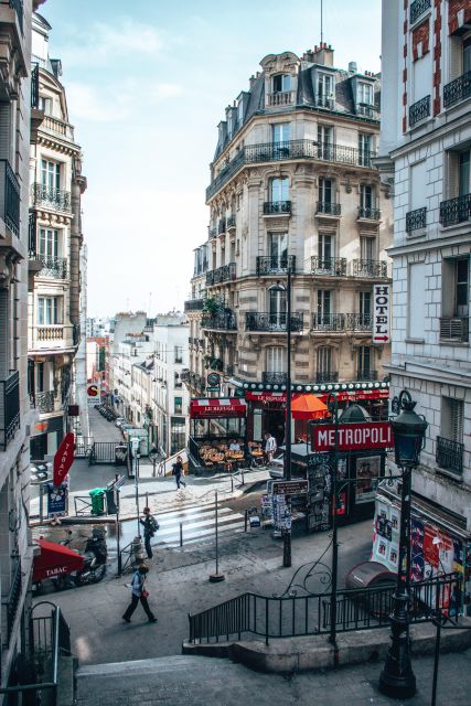 Paris: Montmartre Tour with Local Guide - La Maison Rose, Le Lapin Agile, and the Dalida Bust