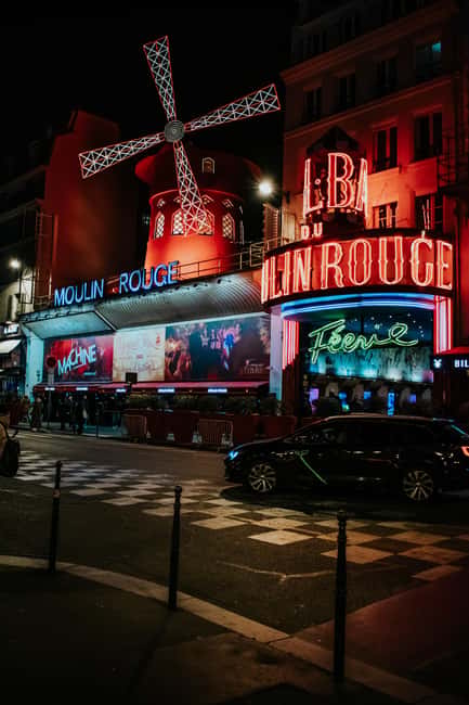 Paris: Montmartre Tour with Local Guide - Meeting at Blanche: Getting Oriented Fast