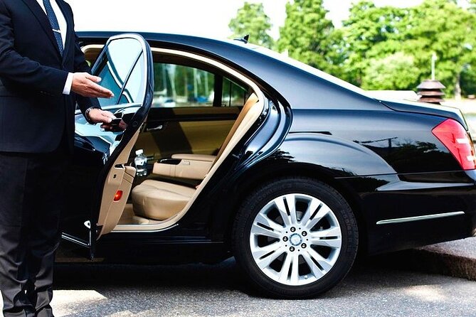 Paris Moulin Rouge Private Round-Trip Transfer - After the show: the real win is having a driver waiting