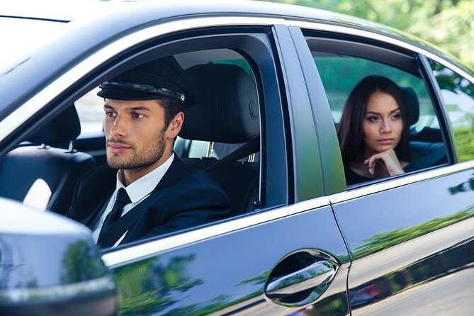 Paris Moulin Rouge Private Round-Trip Transfer - From your hotel to Moulin Rouge: what the pickup is really like