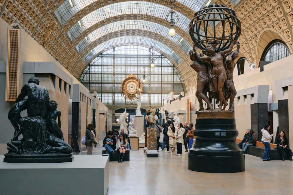 Paris: Musée d'Orsay Private Guided Tour with Reserved Entry - Languages and the comfort of a private group