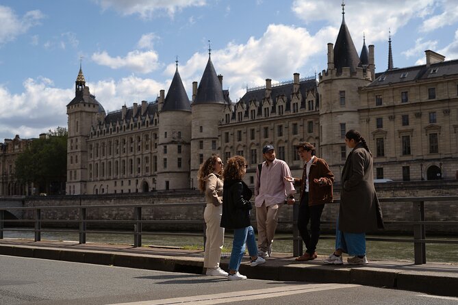 Paris Mysterious and Dark Stories Walking Tour - Small Group - Stop 2: Hôtel-Dieu de Paris, France’s Oldest Hospital