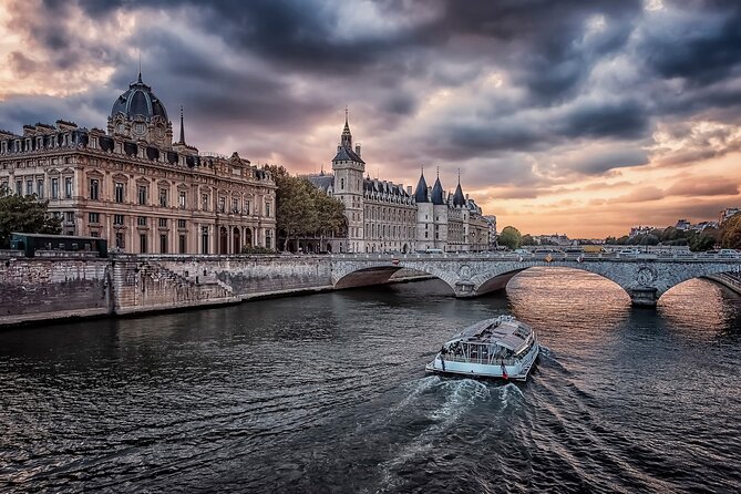 Paris Mysterious and Dark Stories Walking Tour - Small Group - Stop 3: Rue Chanoinesse and the Chilling Side Streets