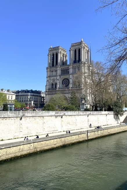 Paris: Notre-Dame Cathedral Exterior Guided Tour - Logistics that can make or break the day