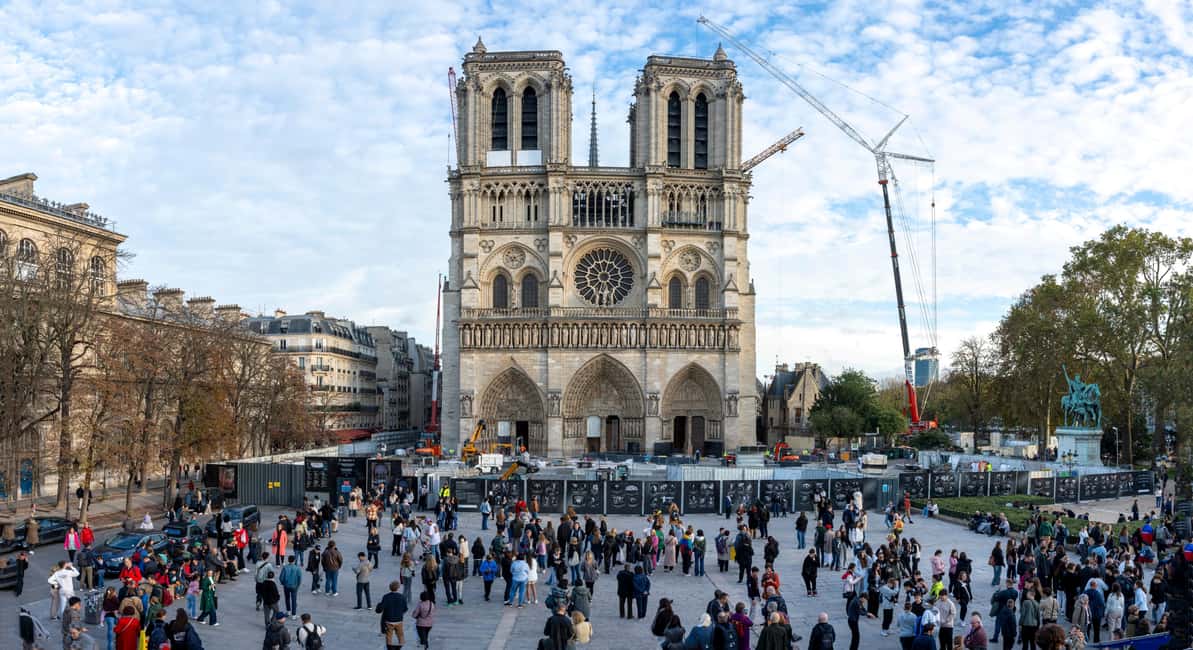 Paris: Notre Dame Cathedral Exterior Tour with Free Entry - Inside on your own: vaulted ceilings, rose windows, and your time to linger
