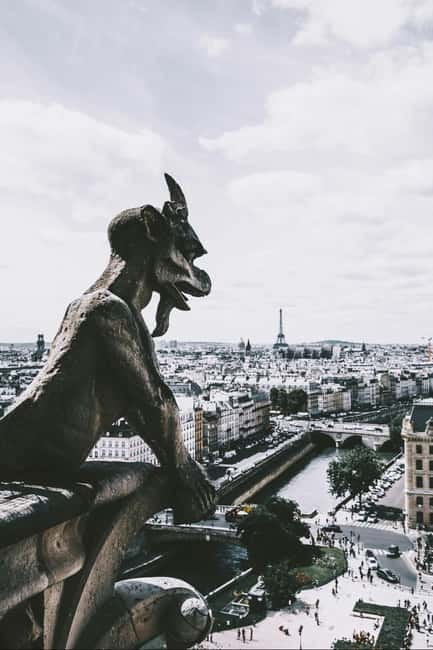 Paris: Notre Dame Exterior Guided Tour - Small Group - Stop 1: Place Louis Lépine and the setup for what you’ll see