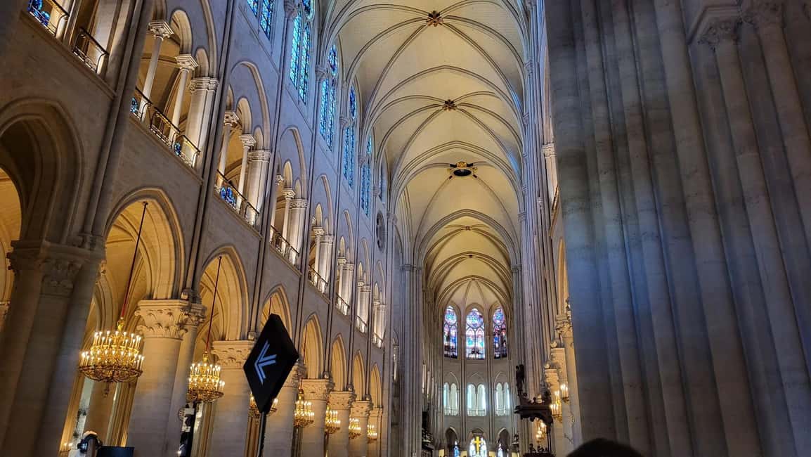 Paris: Notre Dame Exterior, Latin Quarter Tour and Pantheon - Sainte-Chapelle and the early photo stop that sets the mood