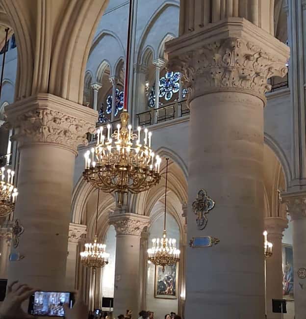Paris: Notre Dame Exterior, Latin Quarter Tour and Pantheon - Crossing the Saint-Michel Quarter and finding Place Saint-Michel