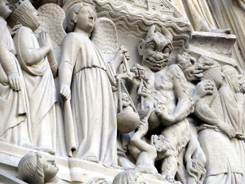 Paris: Notre Dame Exterior Private Tour - How the 1.5-hour exterior route works for real days in Paris