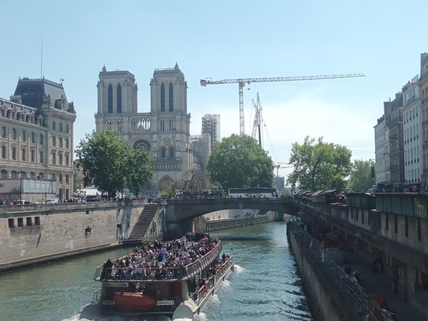 Paris: Notre Dame Exterior Walking Tour with Sainte Chapelle - Latin Quarter streets and Place Saint-Michel: the walk turns into a story