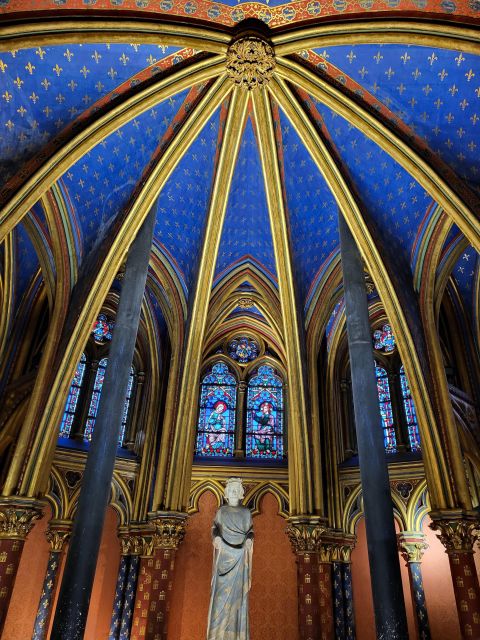 Paris: Notre Dame Exterior Walking Tour with Sainte Chapelle - Pont Neuf: the bridge stop that teaches scale