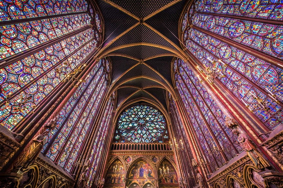 Paris: Notre Dame Outside Tour and Sainte Chapelle Ticket - Place Dauphine and the small-scale Paris story