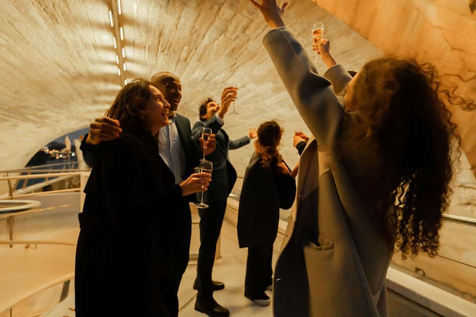 Paris : NYE Special Diner Cruise on the Seine River - Price and value: is $542 worth it for NYE on the Seine?