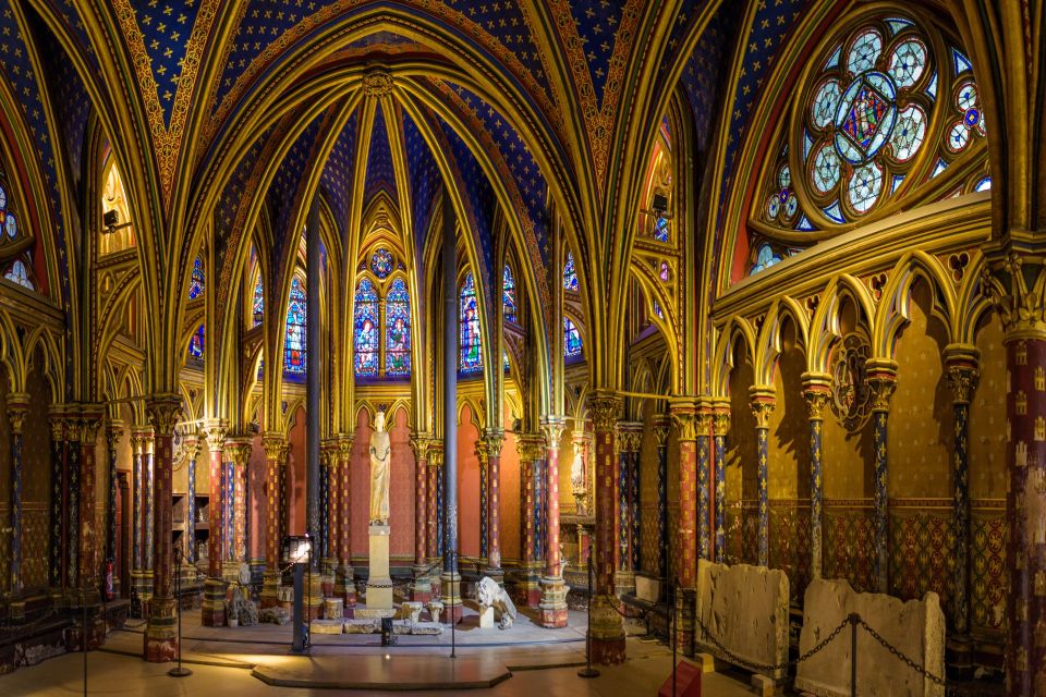 Paris Old Town Highlights Guided Walking Tour - From Pont Neuf to Île de la Cité: Where Paris Starts