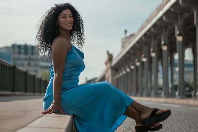 Paris One-Hour Private Photo Shoot - Proposal in Paris: building a moment with discretion and real direction