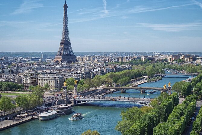 Paris - One Hour Seine River Cruise with Recorded Commentary - Recorded Commentary in Multiple Languages: What to Expect