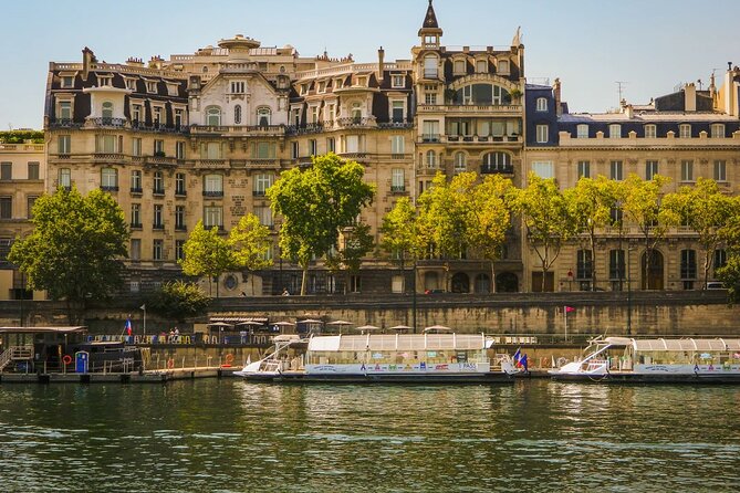 Paris - One Hour Seine River Cruise with Recorded Commentary - What You Can See From the Water (and What Might Get Tricky)