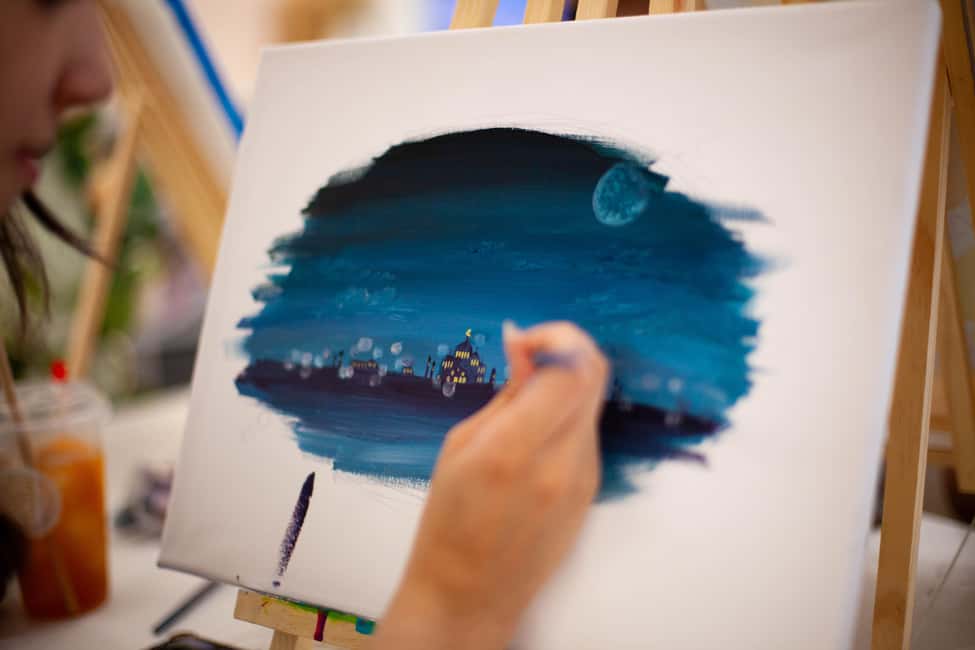 Paris : Painting experience in an art cafe - Athenа Art Cafe: your art stop near the Eiffel Tower