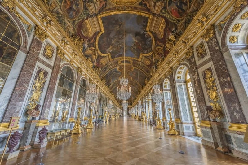 Paris: Palace of Versailles Guided Tour with Bus Transfers - Should you book this Versailles Palace tour with bus transfers?