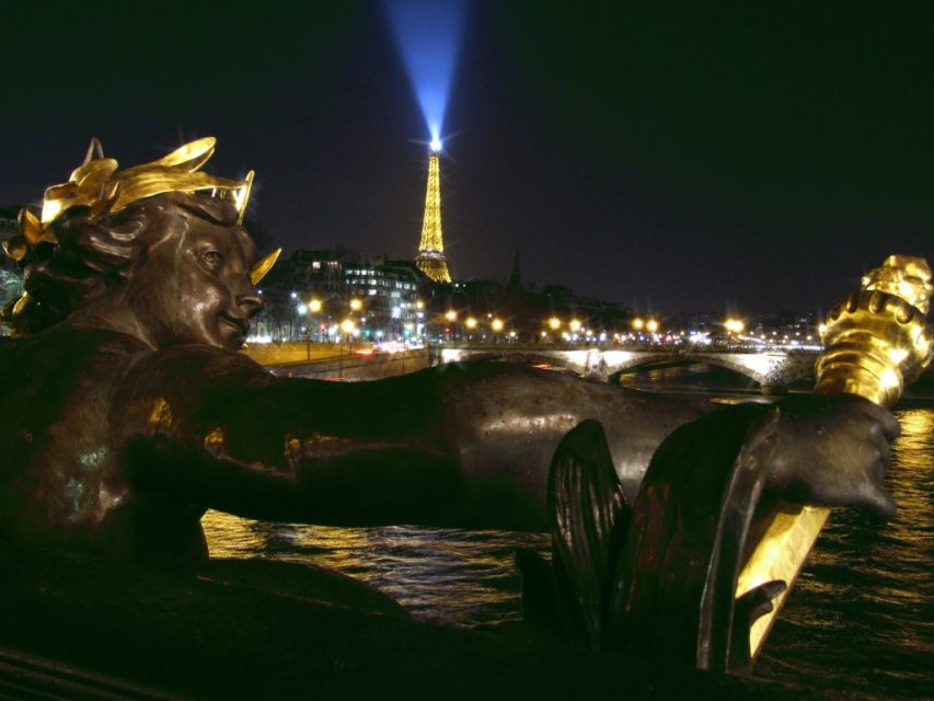Paris: Panoramic Night Tour with Audio Guide and Host - The 90-Minute Reality Check: What a Night-By-Night Coach Tour Can and Can’t Do