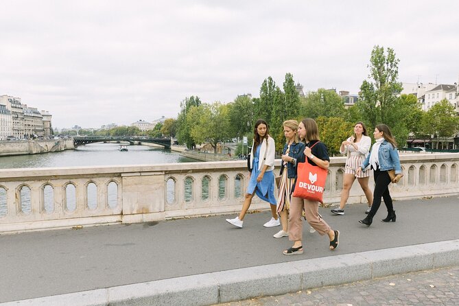 Paris Pastry Tour - Croissants, Macarons & Iconic French Desserts - Stop 1: Victoire Boulangerie and the pain au chocolat launch