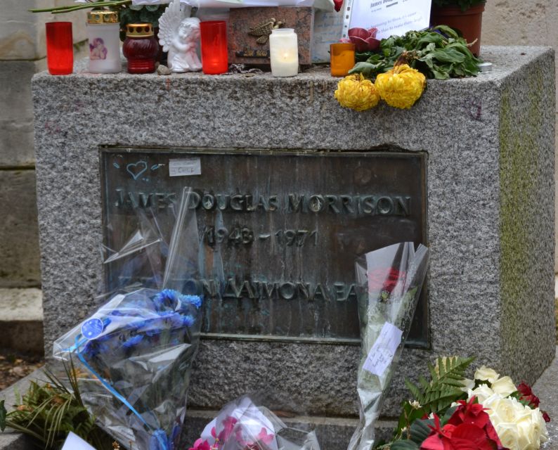 Paris: Père Lachaise Cemetery Private Tour - Mont Louis: Why Père Lachaise Feels Bigger Than You Think