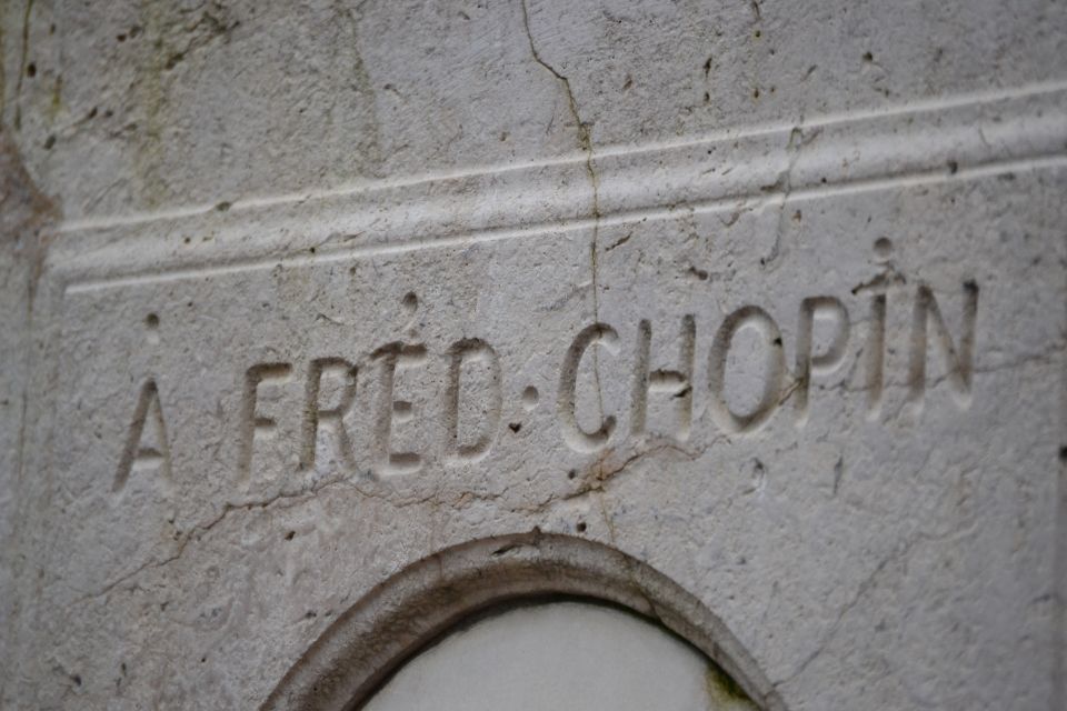 Paris: Père Lachaise Cemetery Private Tour - The Private Guide Advantage: Less Noise, Better Stories