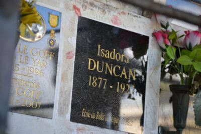 Paris: Père Lachaise Cemetery Private Tour - Starting at the North Entrance: How to Get Oriented Fast