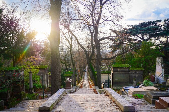 Paris Pere Lachaise Cemetery Small Group Guided Tour - Meeting point and timing: 28 Bd de Ménilmontant at 2:30 pm