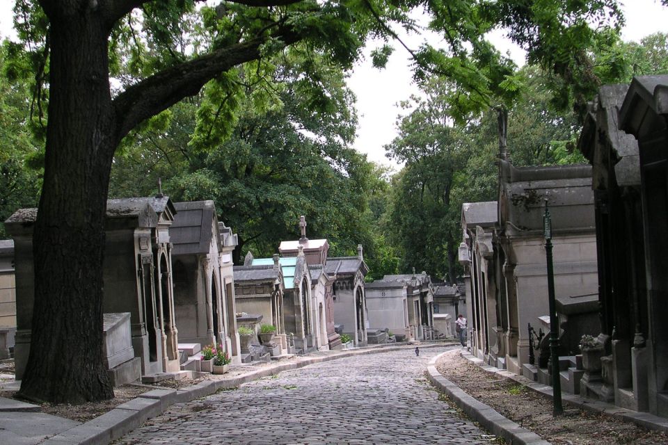 Paris: Père Lachaise Cemetery Walking Tour - Stories That Mix Paris, Politics, and Popular Culture