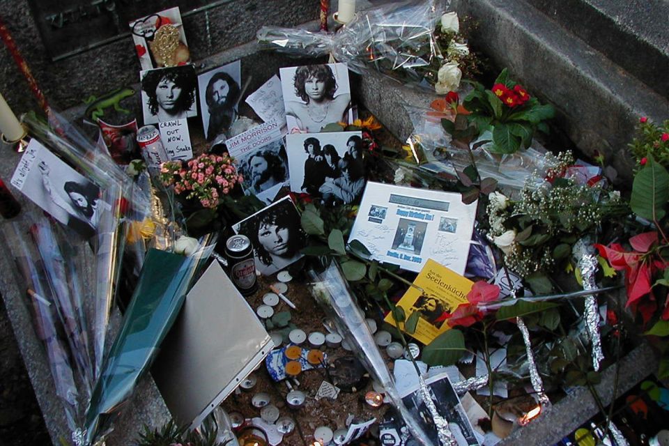 Paris: Père Lachaise Cemetery Walking Tour - What the Small Group Size Does for Your Experience