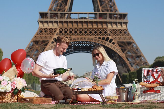 Paris Photo Shoot Session – Eiffel Tower Photographer - Key Highlights to Know Before You Go