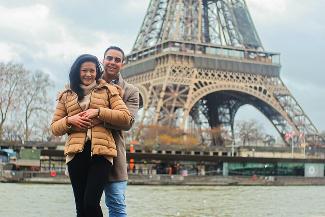 Paris Photo Shoot Session – Eiffel Tower Photographer - Entering The Trocadéro Meeting Point With Confidence