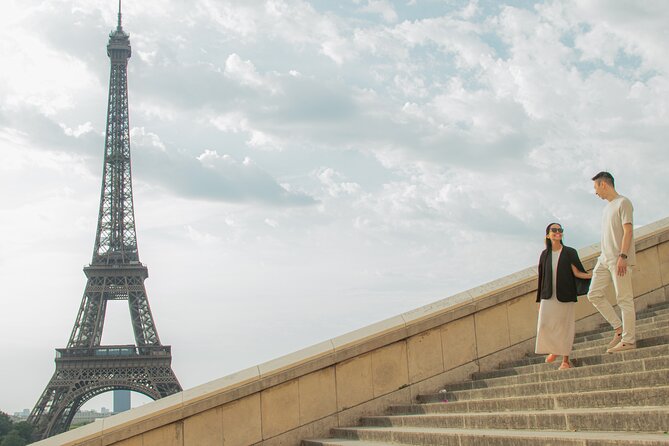 Paris Photo Shoot Session – Eiffel Tower Photographer - Posing Guidance That Makes You Look Like Yourself