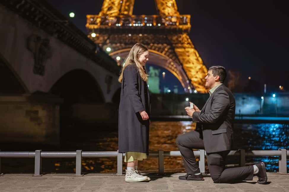 Paris photographer 1h near the Eiffel Tower or in Paris - What You Actually Receive: 30 Retouched Photos Plus the Raw Shot Volume