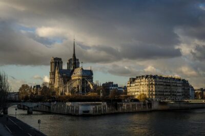 Paris Photography Masterclass - Private Photography Lesson - Notre-Dame de Paris stop: photographing a subject that’s too big