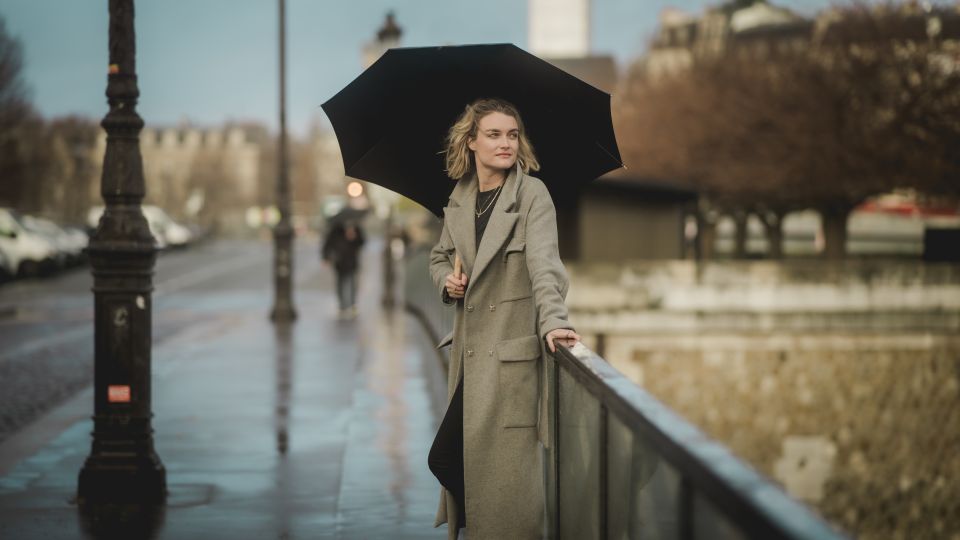 Paris: Premium Film Director Photoshoot & Natural Direction - Timing: when to book for the best Paris photos
