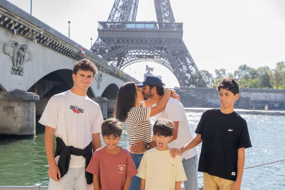 Paris: Premium Photoshoot with Iconic Eiffel Tower Views - Pont de Bir Hakeim to the 1st Arrondissement: a simple, photo-first route