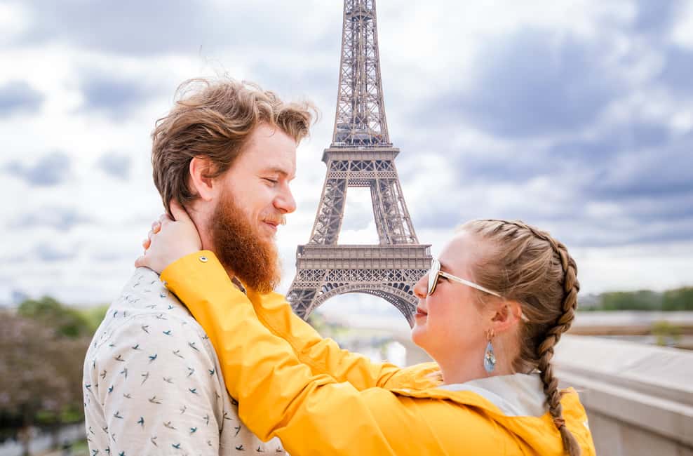 Paris: Premium Photoshoot with Iconic Eiffel Tower Views - Weather-proofing your Eiffel Tower photoshoot