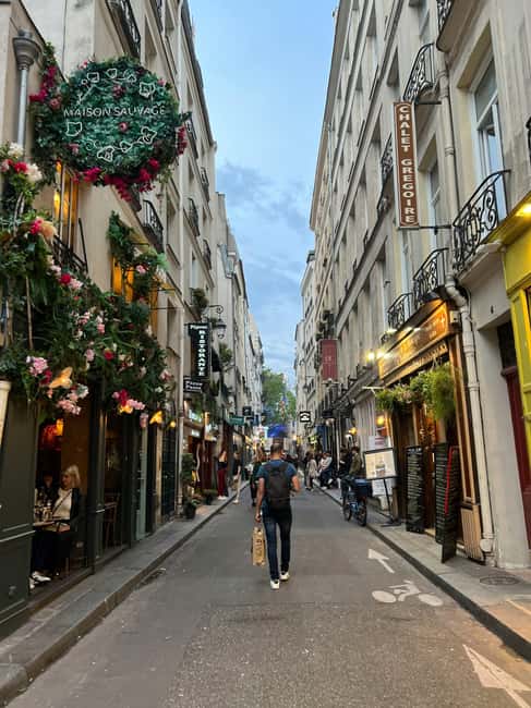 Paris: Private 2-Hour Walking Tour with a Parisian guide - Practical tips so you get the most out of the walk
