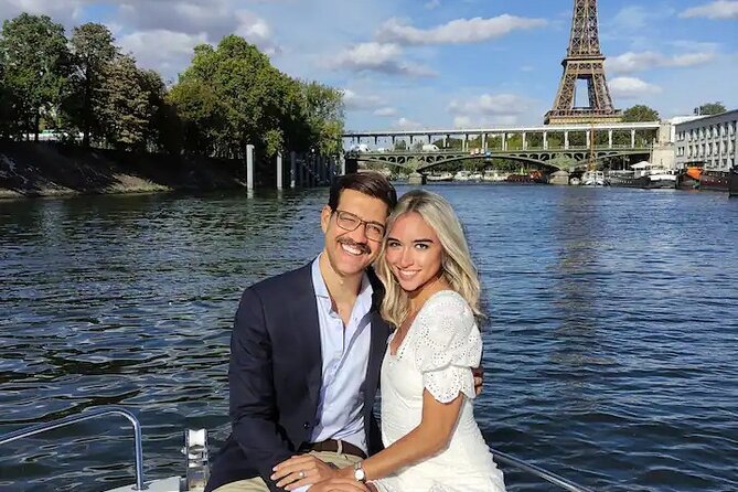 Paris Private Boat Tour with your own Captain Guide - Comfort and group size: up to six feels right
