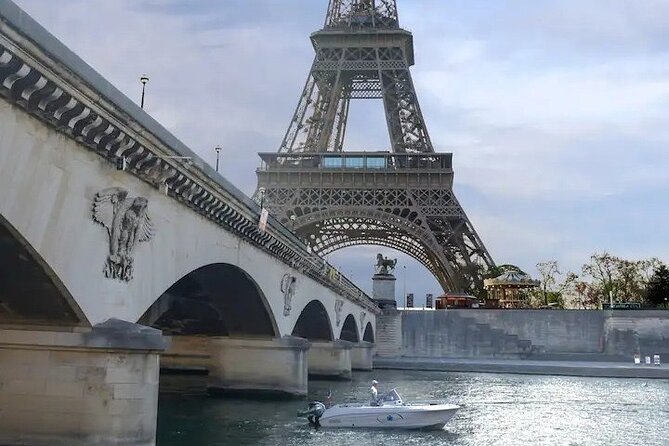 Paris Private Boat Tour with your own Captain Guide - Price check: is $531 worth it?