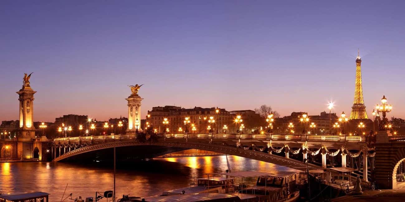 Paris: Private City Sightseeing Tour with Driver - Visitor Center Stop: Photo Stop + Quick Guided Time