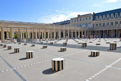 Paris: Private City Tour by Car with Driver and Guide - Arc de Triomphe and the Eiffel Tower: two photo stops with better context
