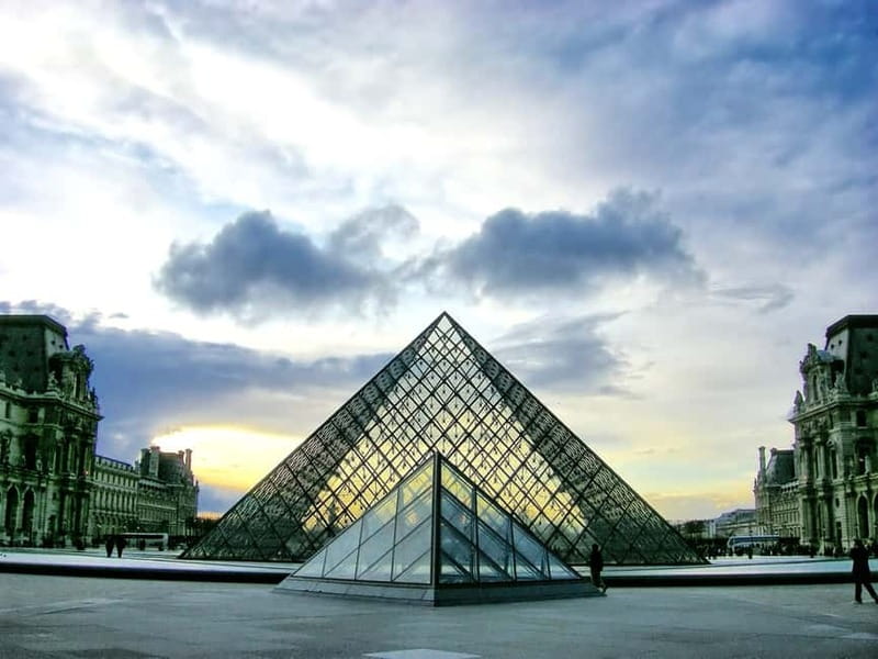 Paris: private city tour with seine river cruise - Saint-Germain-l’Auxerrois and the Comédie-Française: Paris beyond the postcard