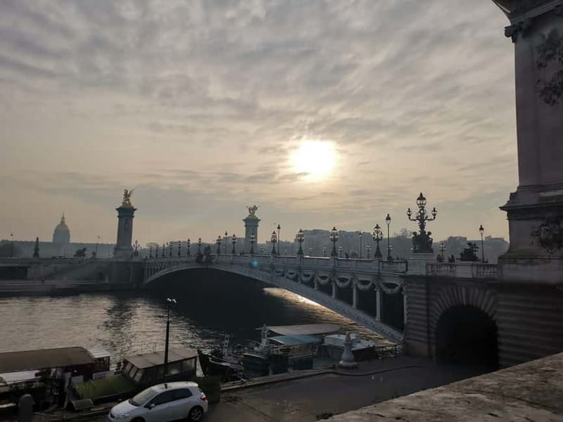 Paris: Private Custom Highlights and Gems Tour with a Local - Time on foot: how long it lasts and how to pace it
